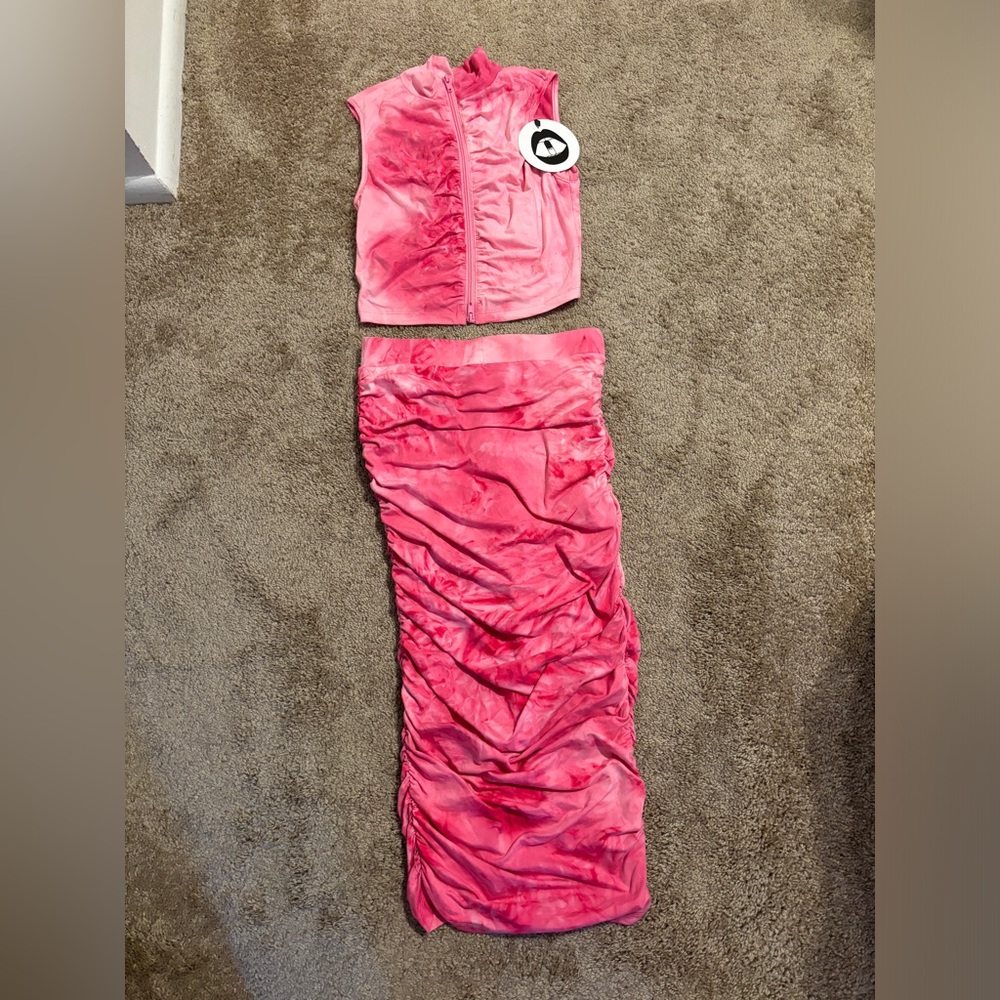 NEW Women’s Pink Two Piece Ruched Ombré Skirt Set Sz S!